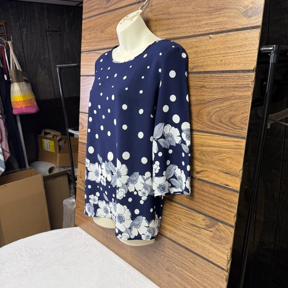Emery Rose size medium Navy/White Floral Women's Blouse - Picture 3 of 7